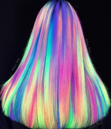 ネオンヘアカラー Neon Hair Color 暗闇で光る ブラックライト 目立つ 最先端 ヘアカラー 海外 トレンド 人気 可愛い ヘア ヘアアレンジ ヘアスタイル