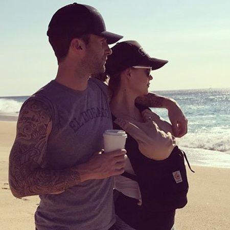 アダム・レヴィーン ベハティ・プリンスルー ダスティ・ローズ Adam Levine Behati Prinsloo