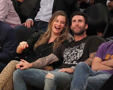 アダム・レヴィーン ベハティ・プリンスルー ダスティ・ローズ Adam Levine Behati Prinsloo