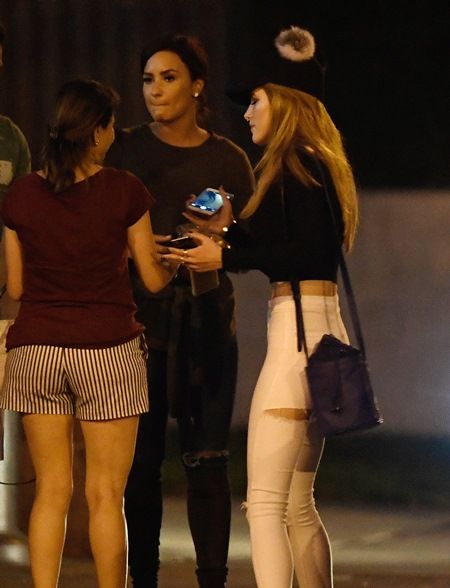 デミ・ロヴァート Demi Lovato ベラ・ソーン Bella Thorne 女子会ディナー