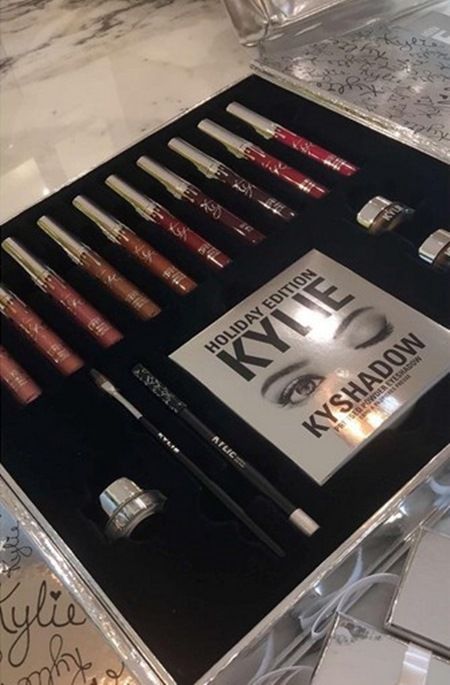 カイリー・ジェナー Kylie Jenner Kylie Cosmetics カイリー・コスメティックス リップキット ホリデーコレクション