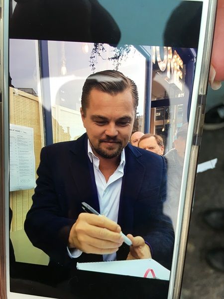 レオナルド・ディカプリオ Leonardo DiCaprio スコットランド エディンバラ Homeレストラン ファンサービス