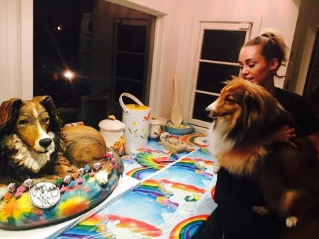 マイリー・サイラス Miley Cyrus 誕生日 恋人リアム・ヘムズワースからのサプライズプレゼント