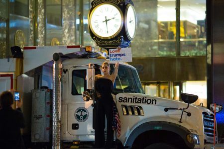 トランプ抗議運動 レディー・ガガ Lady Gaga