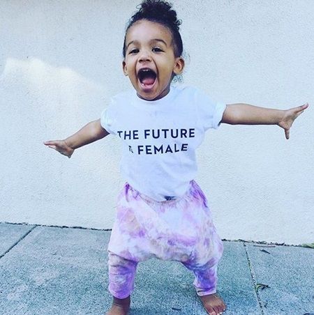 THE FUTURE IS FEMALE Otherwild 未来は女性あり フェミニストTシャツ