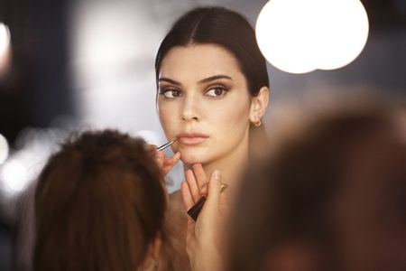 ケンダル・ジェナー Kendall Jenner 撮影 ランジェリーブランド La Perla ラペルラ 撮影の裏側 人気モデル