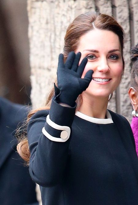 キャサリン妃 The Duchess of Cambridge ケイト・ミドルトン Kate Middleton 手袋 愛用ブランド Cornelia James コーネリア・ジェームス イギリス王室御用達 手袋 グローブ エリザベス女王 ダイアナ妃 日本でも買える